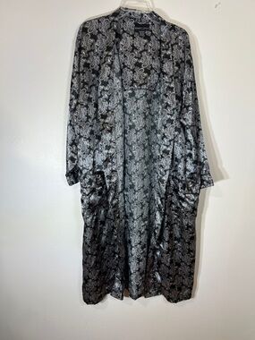Silky Paisley Duster Robe - Black and White Stylist Dream OS 75%Silk